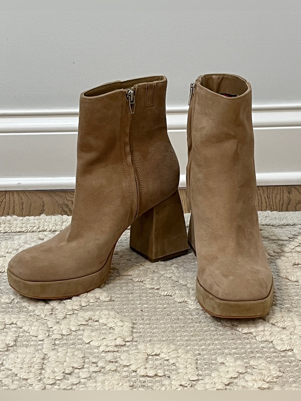 Brand New Women’s Dolce Vita Ulyses Square Toe Platform Boots
